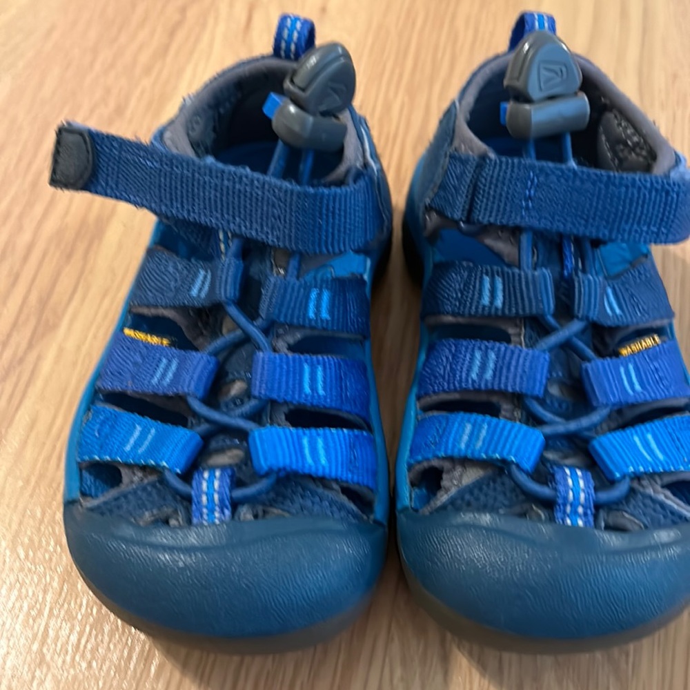 Blue keens, excellent condition